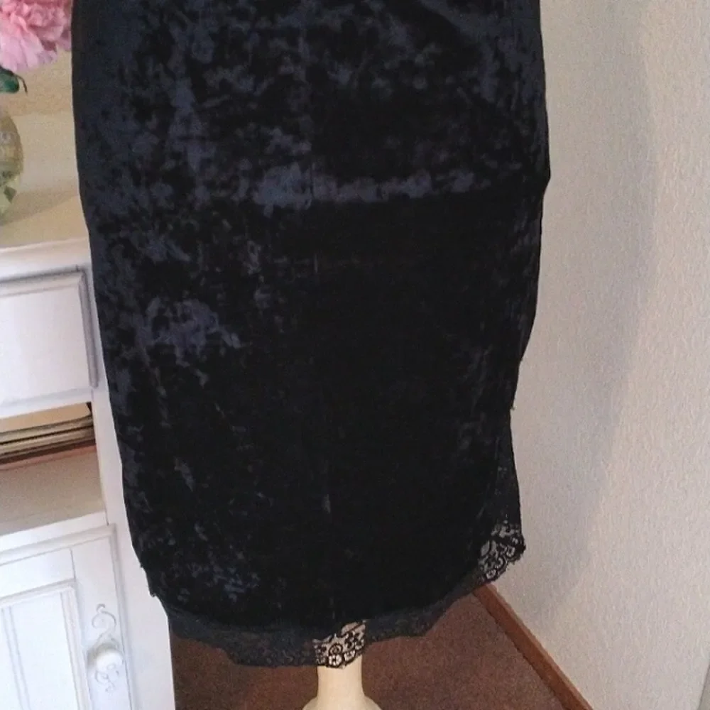 Divided Crushed Velvet Dress - Picture 6 of 10